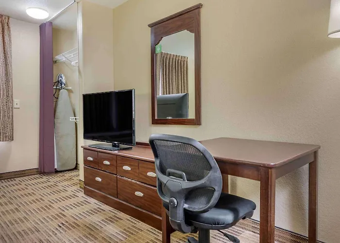 Burr Ridge Hotels