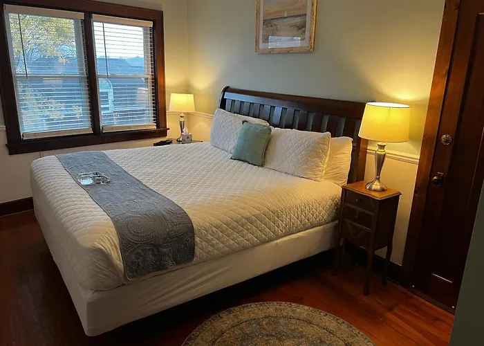 South Haven Hotels