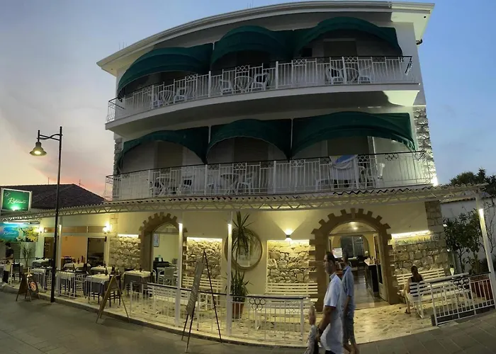 Cinquestelle Albergo del centro storico Palinuro