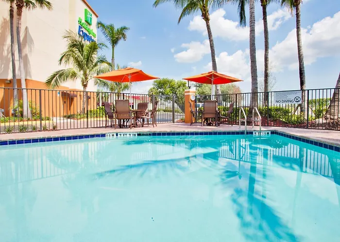 Davie Hotels
