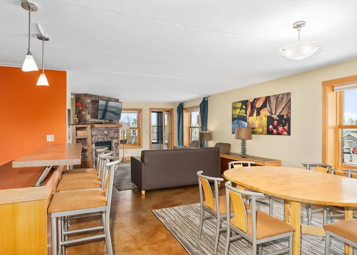 East Bay Suites