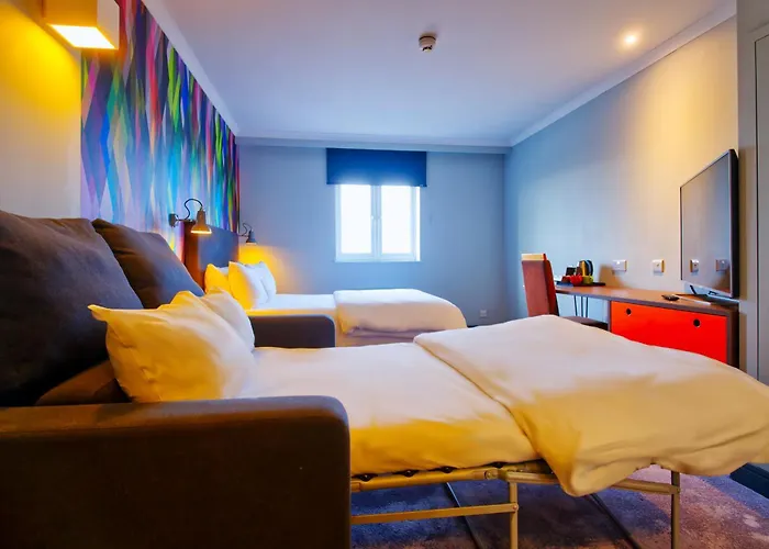 Kingston upon Hull Hotels With Pool