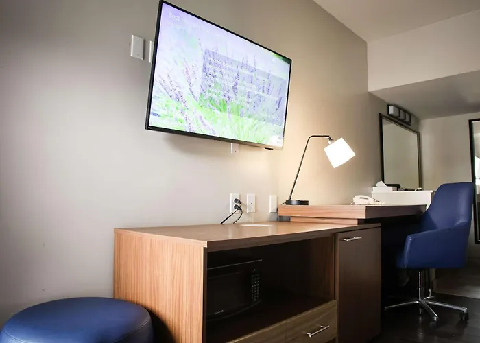McMinnville Hotels