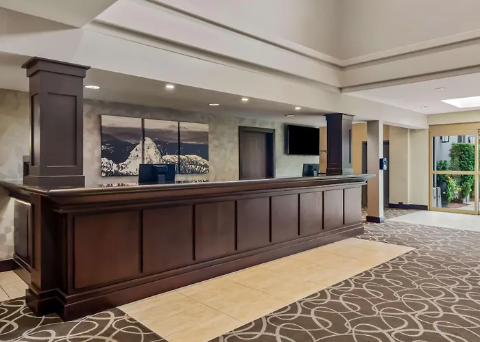 Pitt Meadows Hotels
