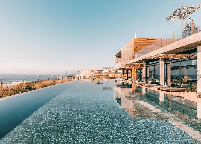 Noah Surf House Portugal Hotel Santa Cruz 