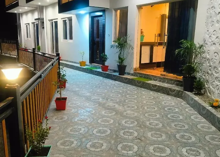 Hotels in Lansdowne