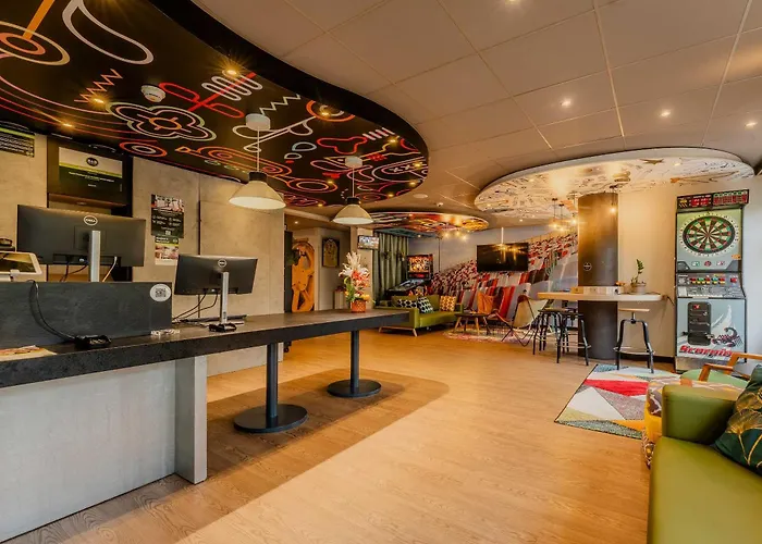 B&B HOTEL Lille Villeneuve d'Ascq Hôtel de Ville