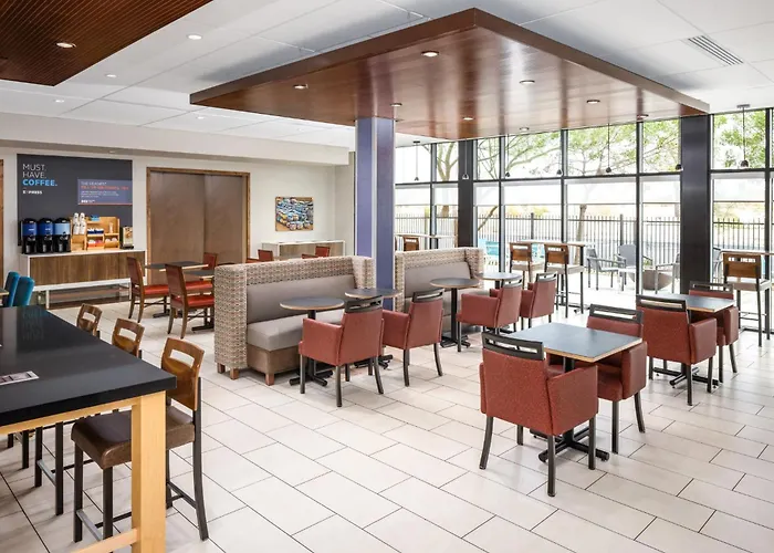 Holiday Inn Express & Suites Phoenix West - Buckeye By Ihg