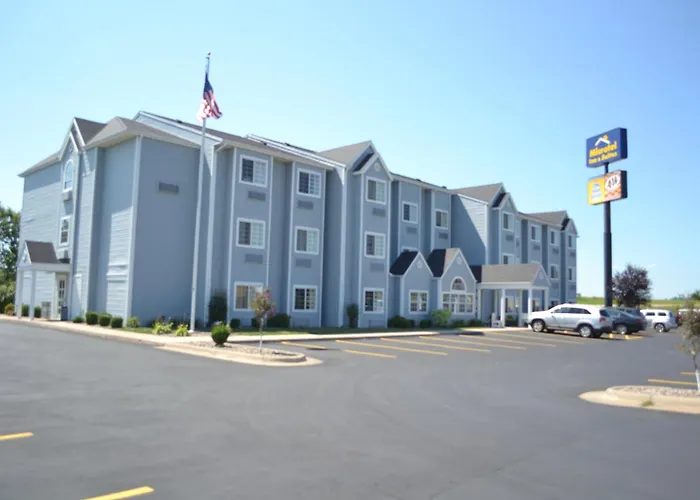 Tomah Hotels