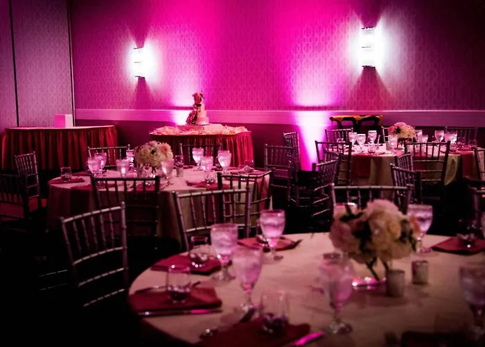Delta Hotels By Marriott Cincinnati Sharonville