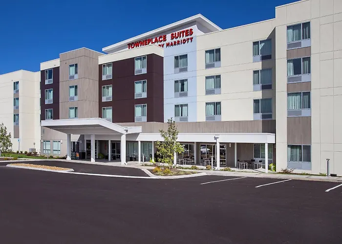 Oak Ridge Hotels With Pool