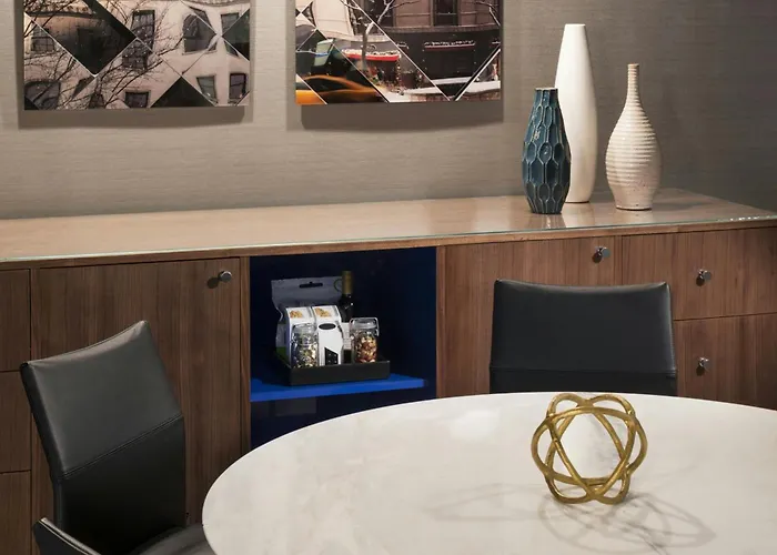 Le Meridien Chicago - Oakbrook Center