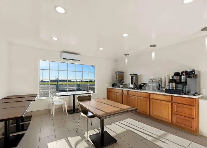 Super 8 By Wyndham Crescent City
