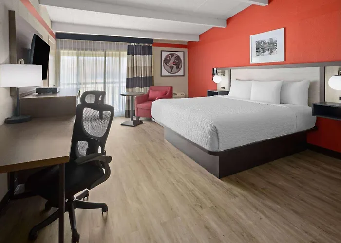 Ramada By Wyndham Parsippany Hotel