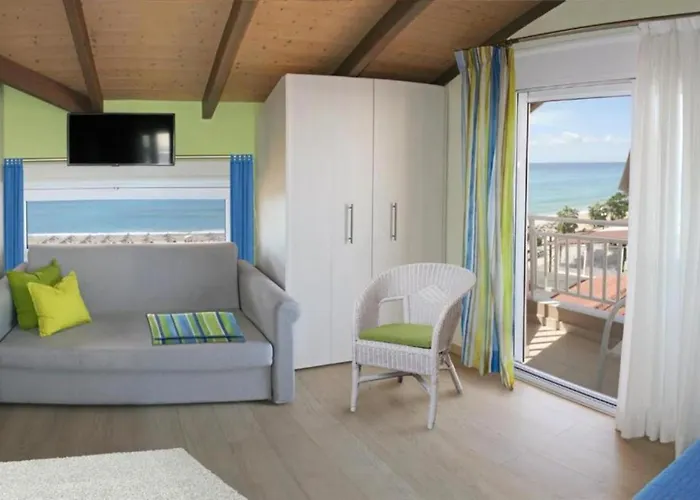 Hotels in Paramonas (Corfu)