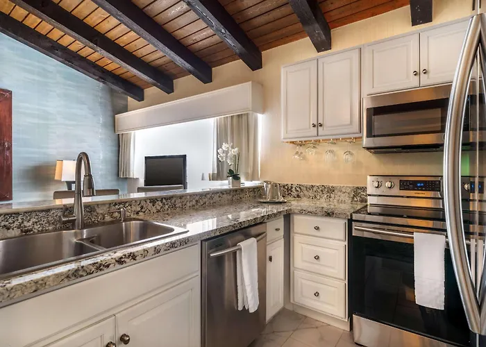 Carpinteria Hotels