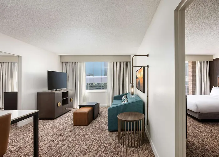 Doubletree Suites By Hilton Austin Downtown Capitol