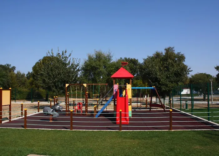Parque De Campismo Orbitur Montargil Hotel