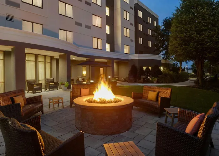 Courtyard Lancaster Hotel Fertility