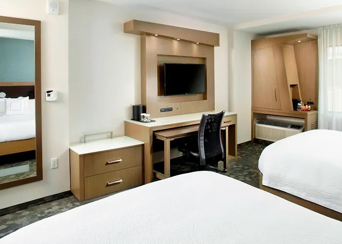 Courtyard By Marriott Akron Downtown
