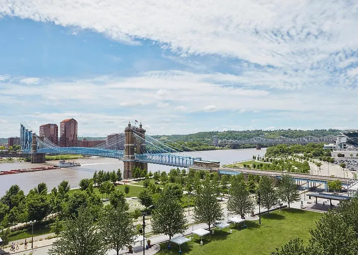 Ac Hotel By Marriott Cincinnati At The Banks