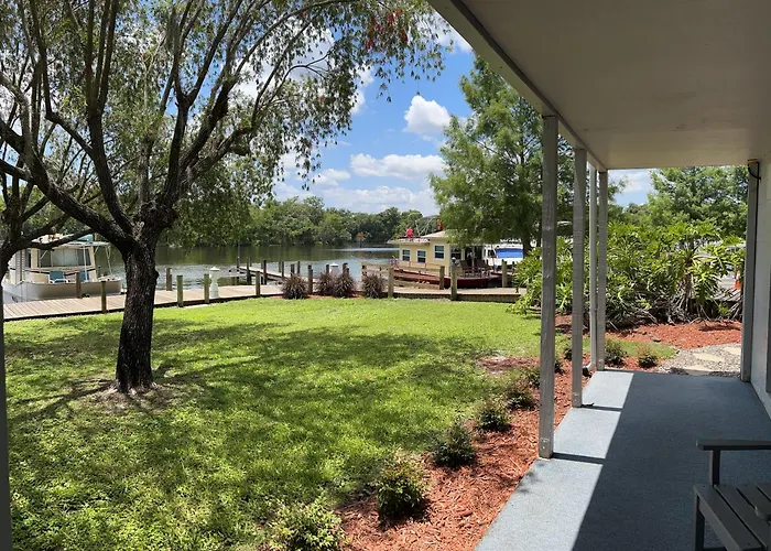 Hontoon Landing Resort & Marina DeLand