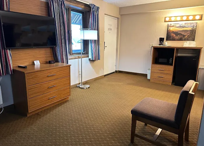 Sidney James Mountain Lodge Gatlinburg