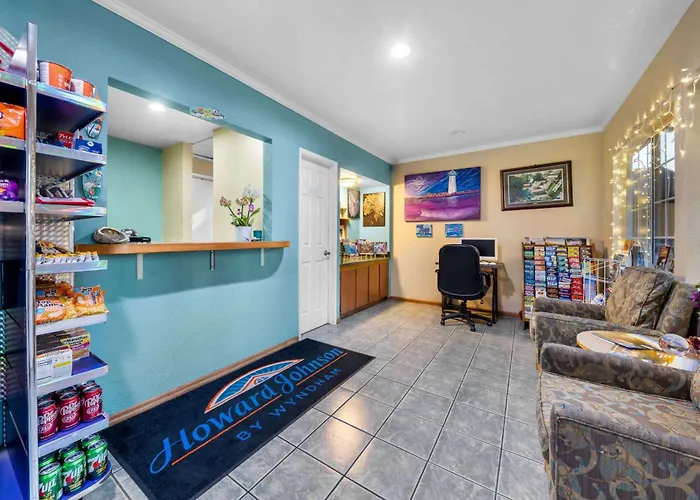 Howard Johnson By Wyndham Santa Cruz