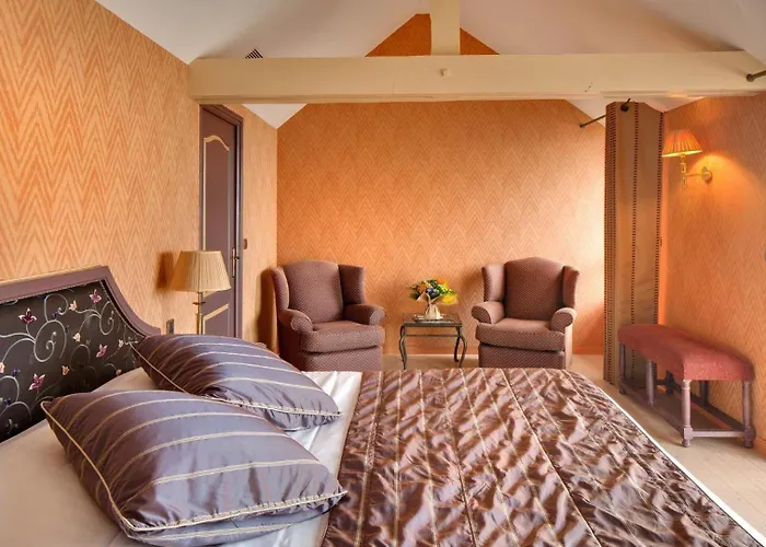 Billiers Hotels
