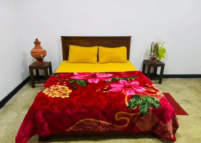 Puttalam Hotels