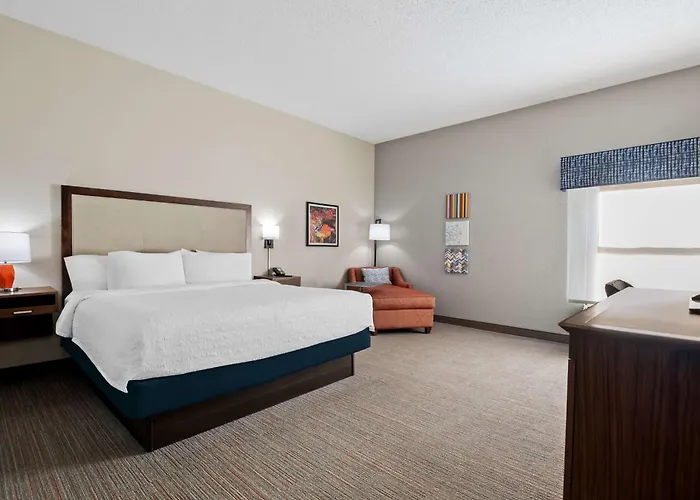 DeBary Hotels