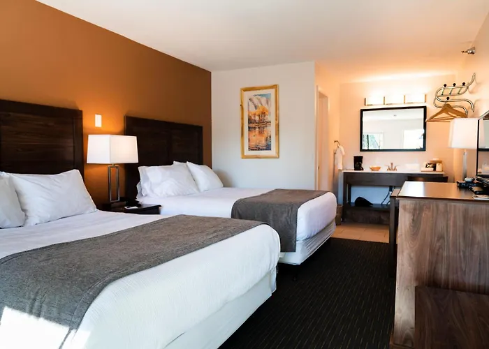 Saratoga Hotels