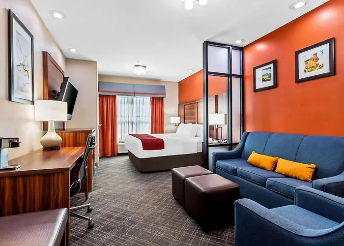 Roswell Hotels With Pool