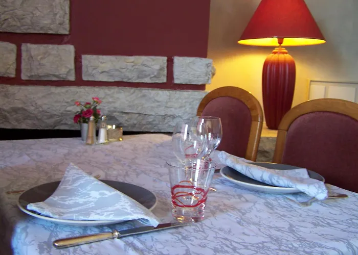 Hôtel restaurant LOGIS HOTELLERIE DE BALAJAN