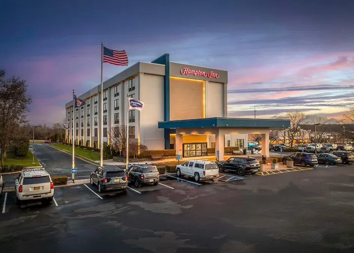 Commack Hotels