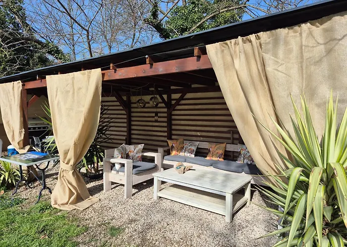 Le Mas Des Cerisiers Jacuzzi Et Sauna Inclus Pour Tous Les Logements Avignon