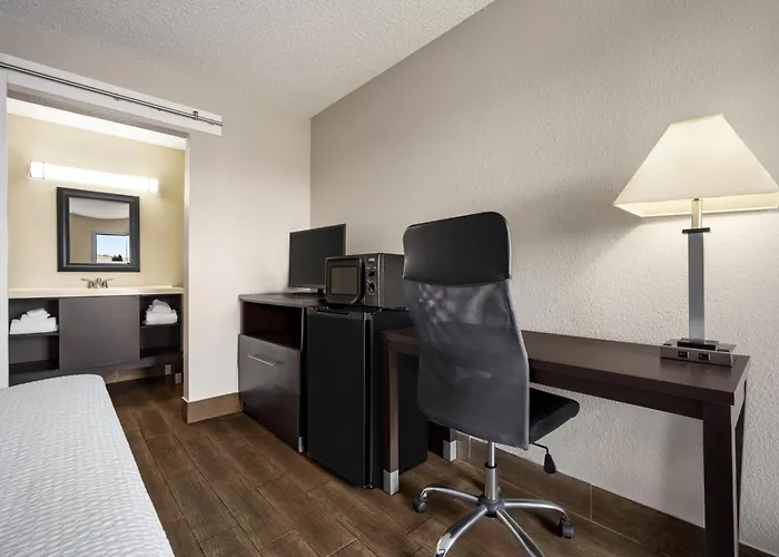 Baymont By Wyndham Kingman Motel