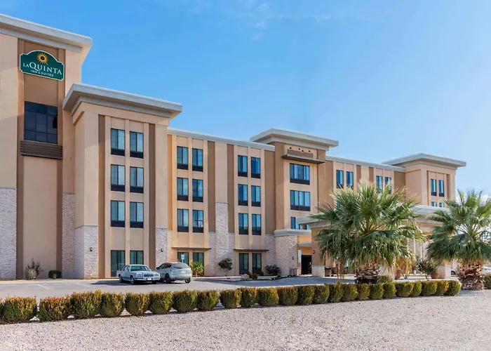 La Quinta By Wyndham Carlsbad Hotel