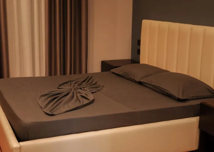 Hotels in Jal