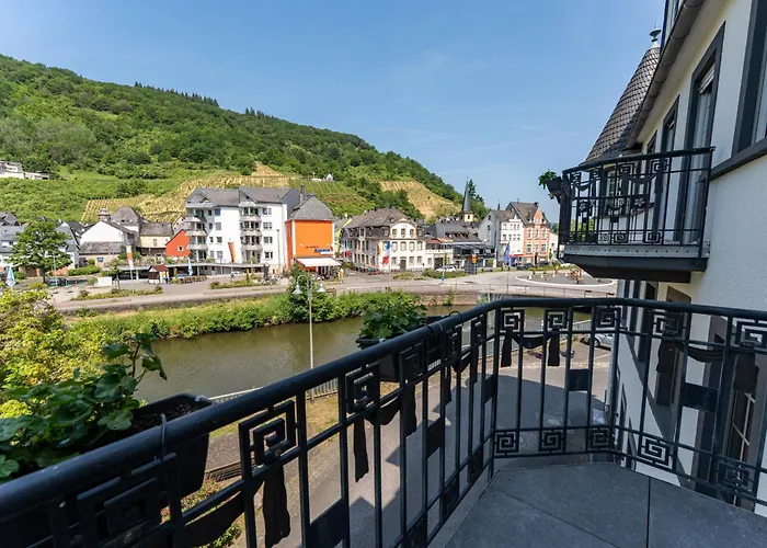 Hotels in Alf