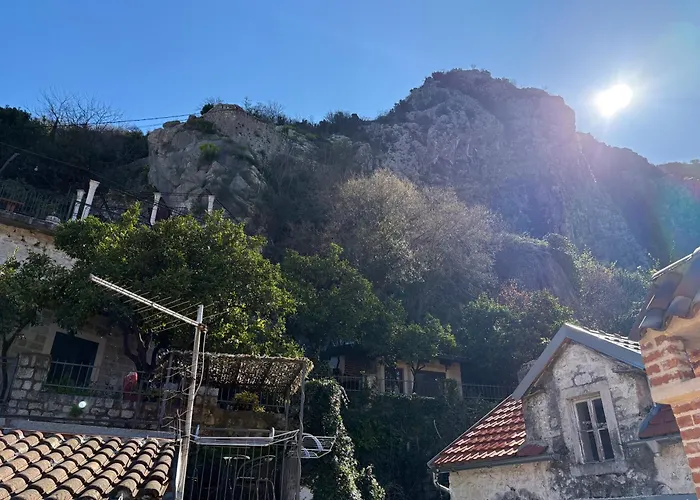 Antika Guesthouse