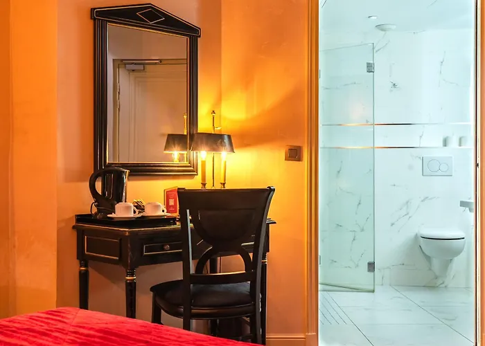 Hotel De L'Empereur By Malone Paris