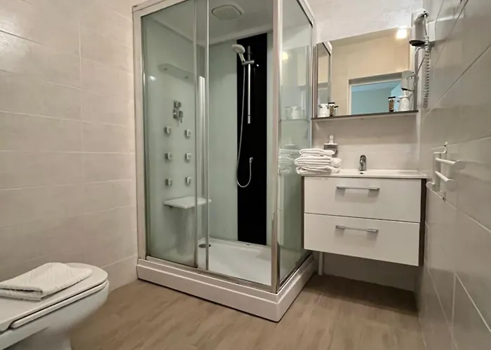 Saint-Aigulin Hotels