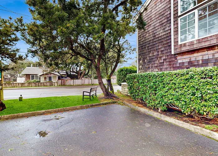 Beaches Inn | Sand Dune Townhouse Cannon Beach