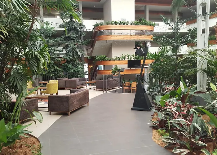 Canberra Hotels