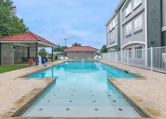 La Quinta By Wyndham Fredericksburg Hotel