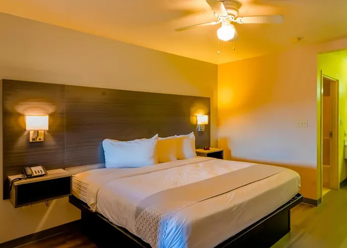 Yoakum Hotels