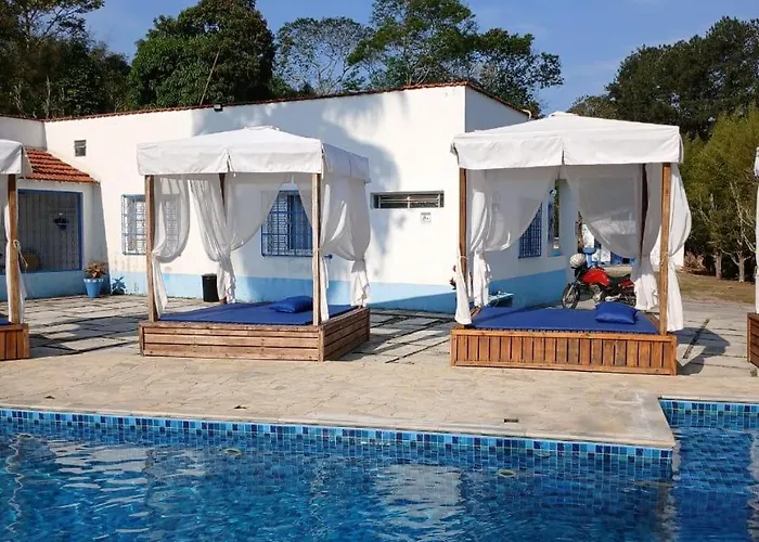 Cottage Black Guararema