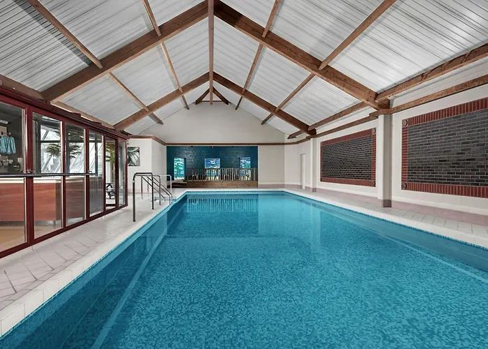 Colchester Hotels With Pool