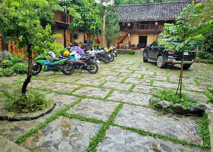 Hotels in Yen Minh